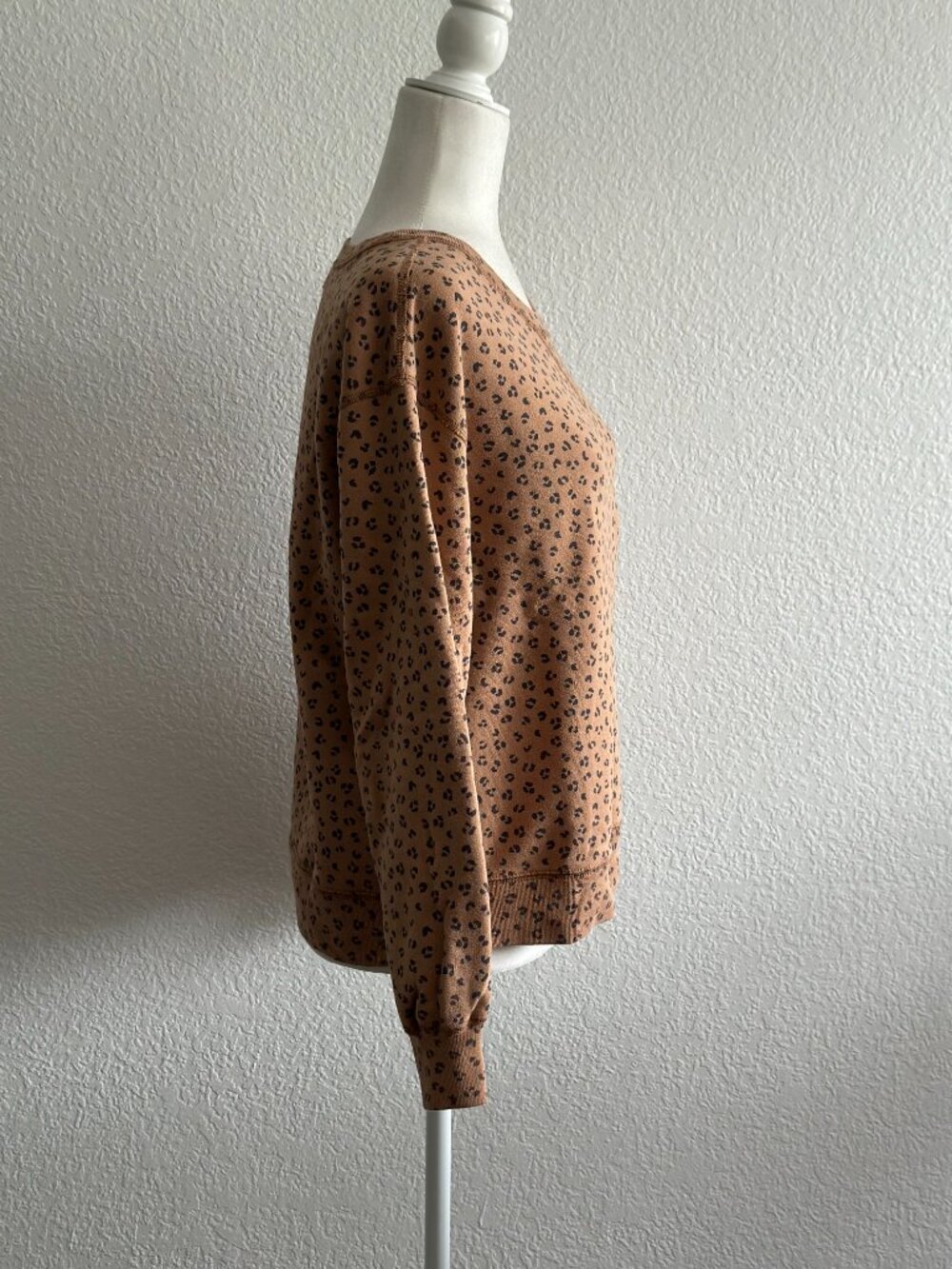 Abercrombie & Fitch Leopard Print Sweatshirt Small Brown Animal Print Pullover - Picture 4 of 7